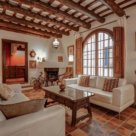 Villa Aralinn By Hello Homes