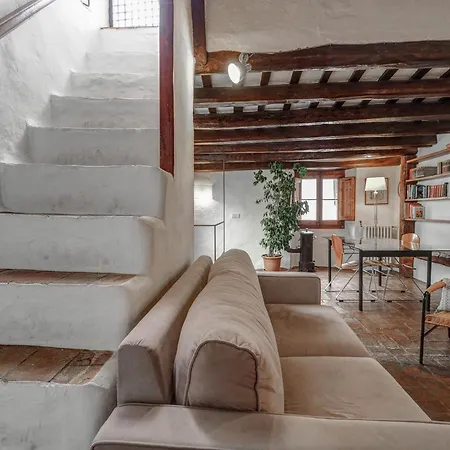 Aralinn By Hello Homes *